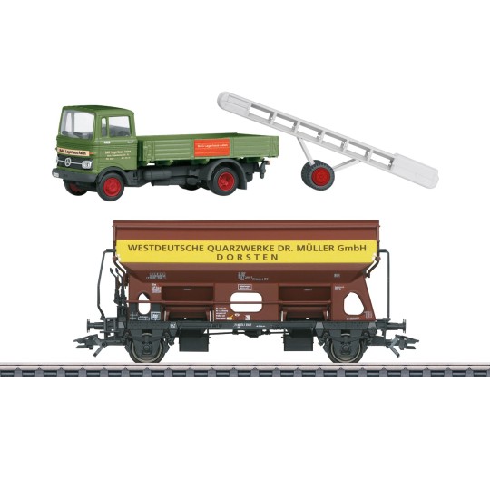 Marklin_46302-Marklin 46302 Tdgs 930 type swing-roof wagon + Mercedes-Benz LP 608 truck, DB