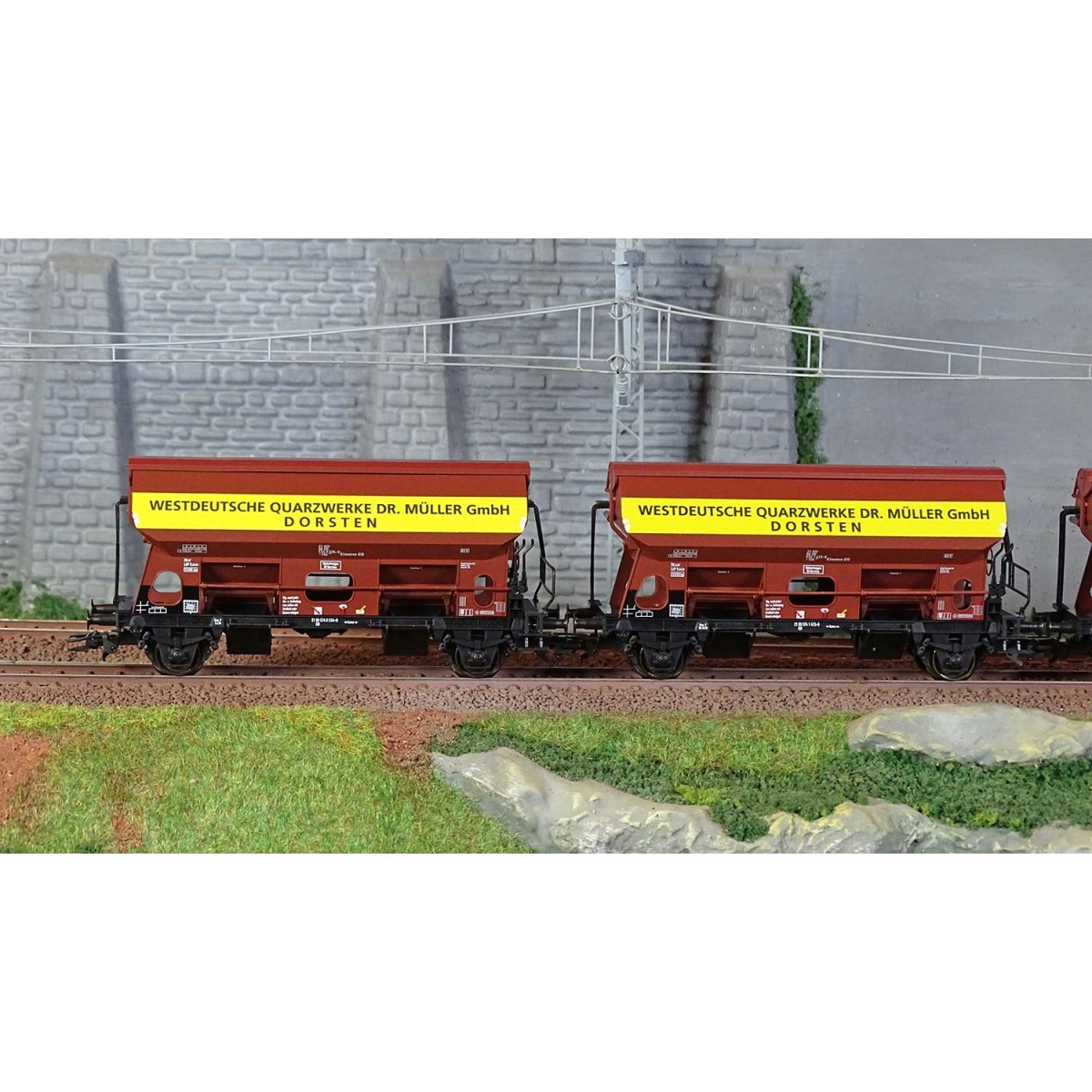 Marklin 46335 Set of 3 Tdgs 930 type swing-roof wagons, DB - Markli...