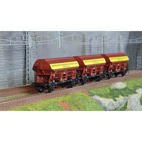 Marklin_46335-Marklin 46335 Set of 3 Tdgs 930 type swing-roof wagons, DB