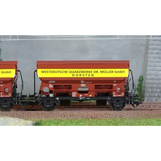 Marklin_46335-Marklin 46335 Set of 3 Tdgs 930 type swing-roof wagons, DB