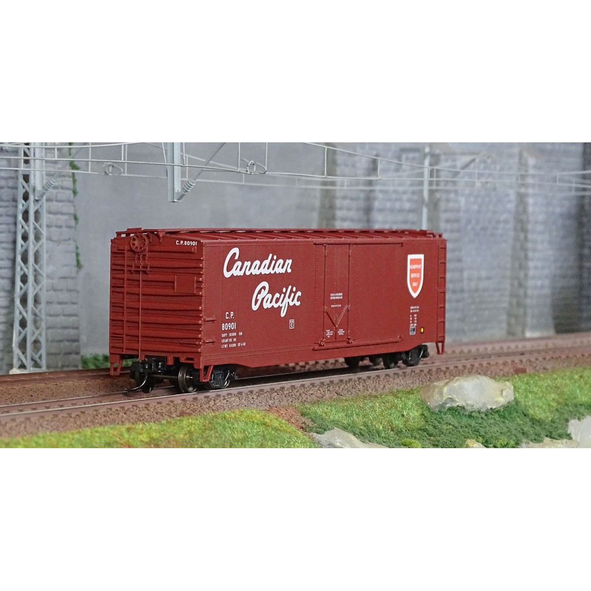 Rivarossi HR6636A US covered bogie wagon, "Newsprint Service Only" ...