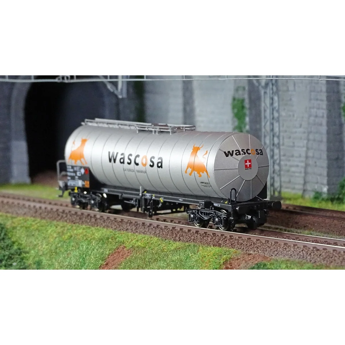 Rivarossi HR6638 Bogie tank wagon, WASCOSA "Fuerza Naranja" Rivarossi HR6638 Bogie tank wagon, WASCOSA "Fuerza Naranja"