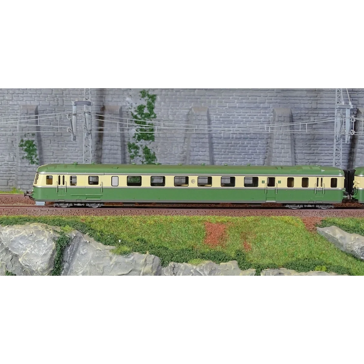 Jouef HJ2418 Autorail diesel RGP 2 X 2717 + remorque XR 7710, SNCF, vert/beige logo d'origine Jouef HJ2418 - 2 Jouef HJ2418 Autorail diesel RGP 2 X 2717 + remorque XR 7710, SNCF, vert/beige logo d'origine Jouef HJ2418 - 2