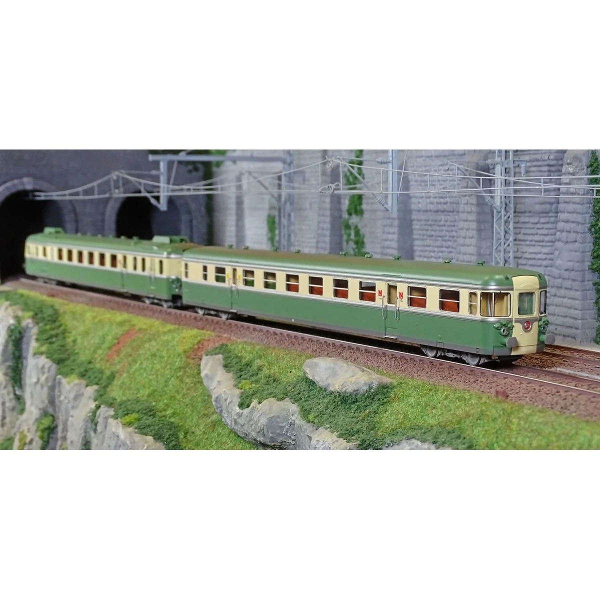 Jouef HJ2419S Autorail diesel RGP 2 X 2716 + remorque XR 7719, SNCF, vert/beige avec déflecteurs de fumée, digital sonore Jouef Jouef HJ2419S Autorail diesel RGP 2 X 2716 + remorque XR 7719, SNCF, vert/beige avec déflecteurs de fumée, digital sonore Jouef