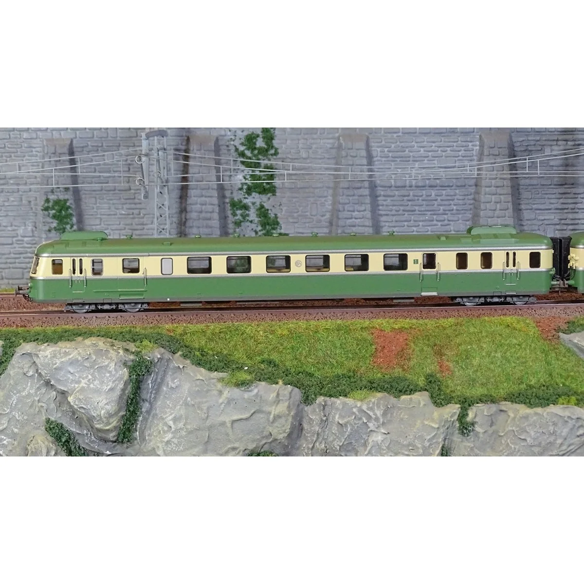 Jouef HJ2420S Autorail diesel RGP 2 X 2712 + remorque XR 7714, SNCF, vert/beige avec déflecteurs de fumée, digital sonore Jouef Jouef HJ2420S Autorail diesel RGP 2 X 2712 + remorque XR 7714, SNCF, vert/beige avec déflecteurs de fumée, digital sonore Jouef