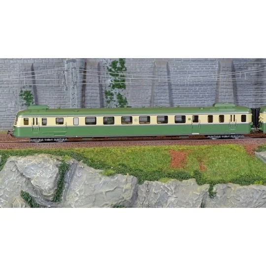 Jouef HJ2420 Autorail diesel RGP 2 X 2712 + remorque XR 7714, SNCF, vert/beige avec déflecteurs de fumée Jouef HJ2420 - 2 HJ2420-Jouef HJ2420 Autorail diesel RGP 2 X 2712 + remorque XR 7714, SNCF, vert/beige avec déflecteurs de fumée