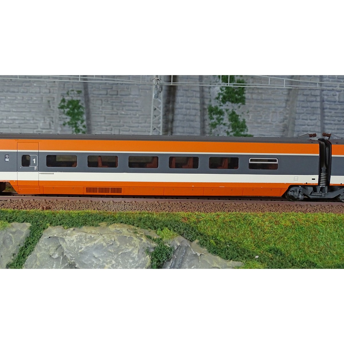 Jouef HJ3014 Set de 3 voitures intermédiaire TGV Sud-Est, version inaugurale 1981, SNCF, 1ere, 2eme classe et bar Jouef HJ3014 -