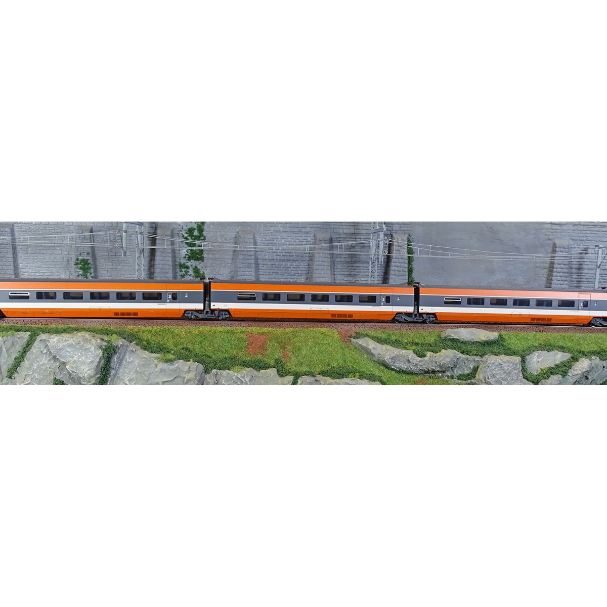 Jouef HJ3015 Set of 3 intermediate TGV Sud-Est coaches, inaugural v...