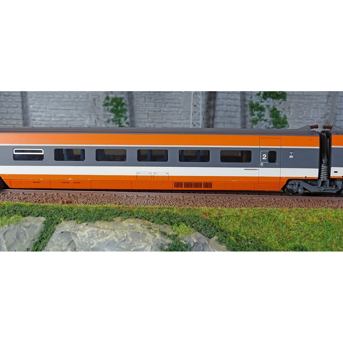Jouef HJ3015 Set of 3 intermediate TGV Sud-Est coaches, inaugural v...
