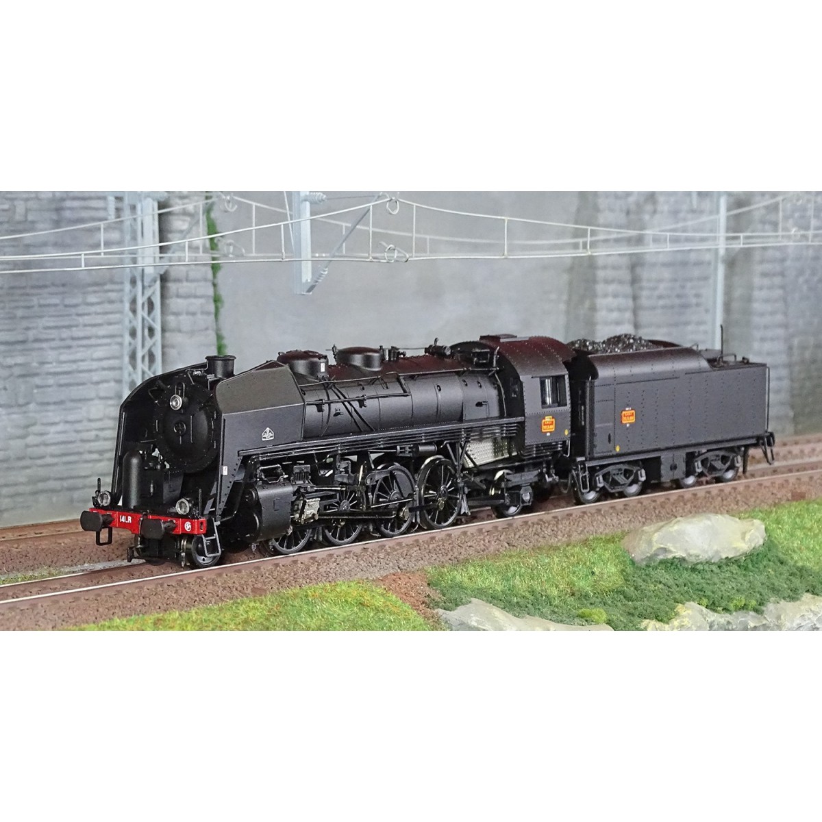 Jouef HJ2431 141 R 484 Steam Locomotive, coal tender, black livery,...