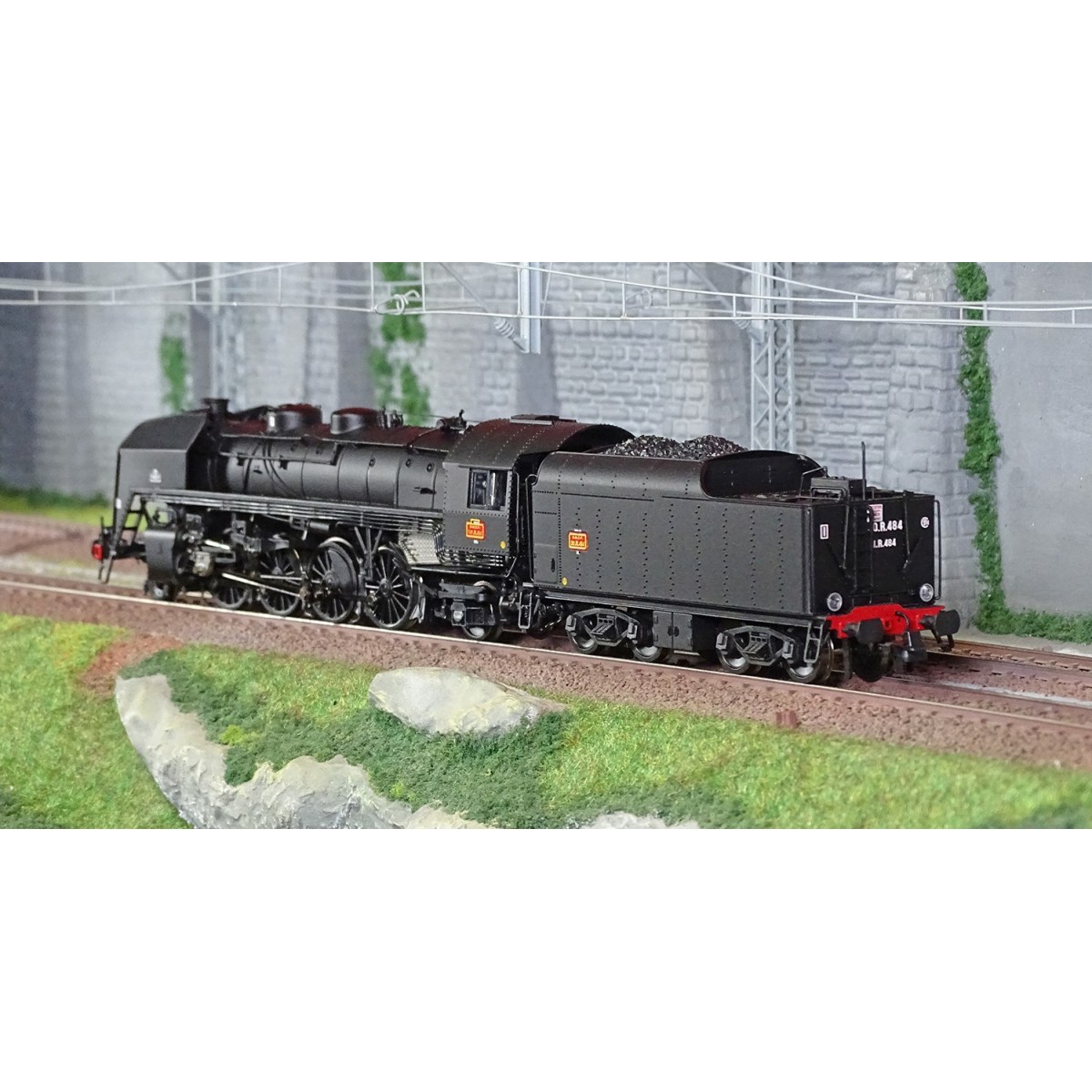 Jouef HJ2431 141 R 484 Steam Locomotive, coal tender, black livery,...