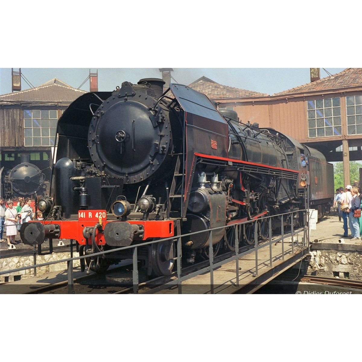 Jouef HJ2432S 141 R 420 Steam Locomotive, coal tender, black livery...