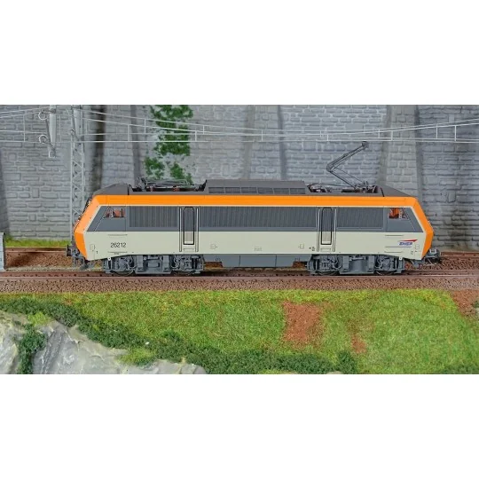 Jouef HJ2443S Locomotive électrique BB 26212, SNCF, livrée grise/orange, logo Casquette, digitale sonore Jouef HJ2443S - 2 HJ2443S-Jouef HJ2443S Locomotive électrique BB 26212, SNCF, livrée grise/orange, logo Casquette, digitale sonore