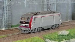 Jouef HJ2444 Locomotive électrique BB 26056, SNCF, livrée grise/rouge, Technicentre Industriel Oullins Jouef HJ2444 - 1